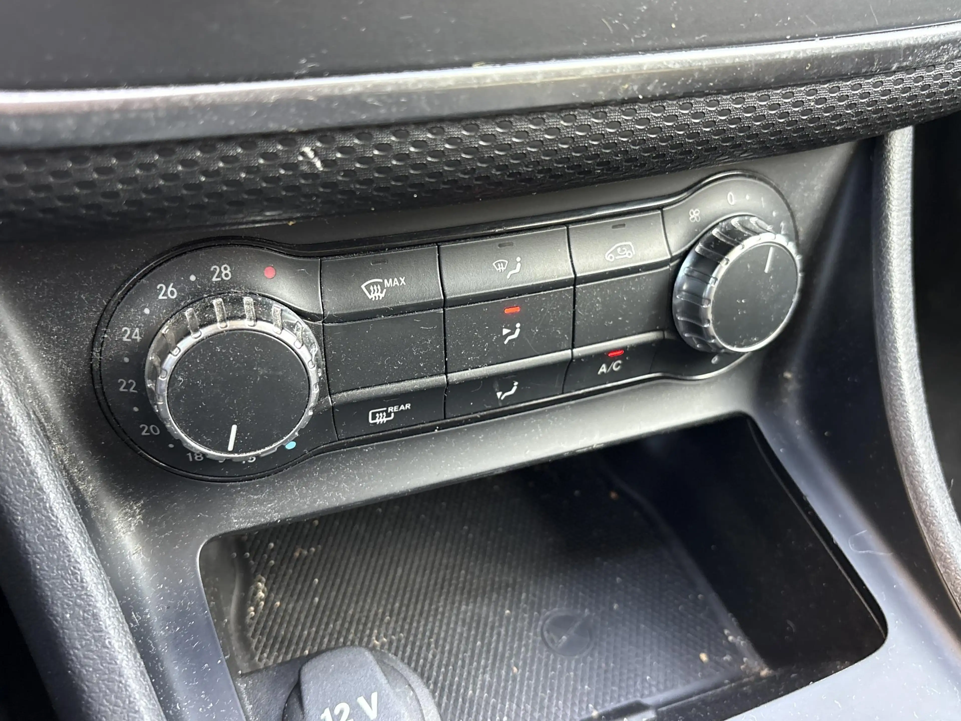 Mercedes-Benz A 180 | Climate | — photo 13