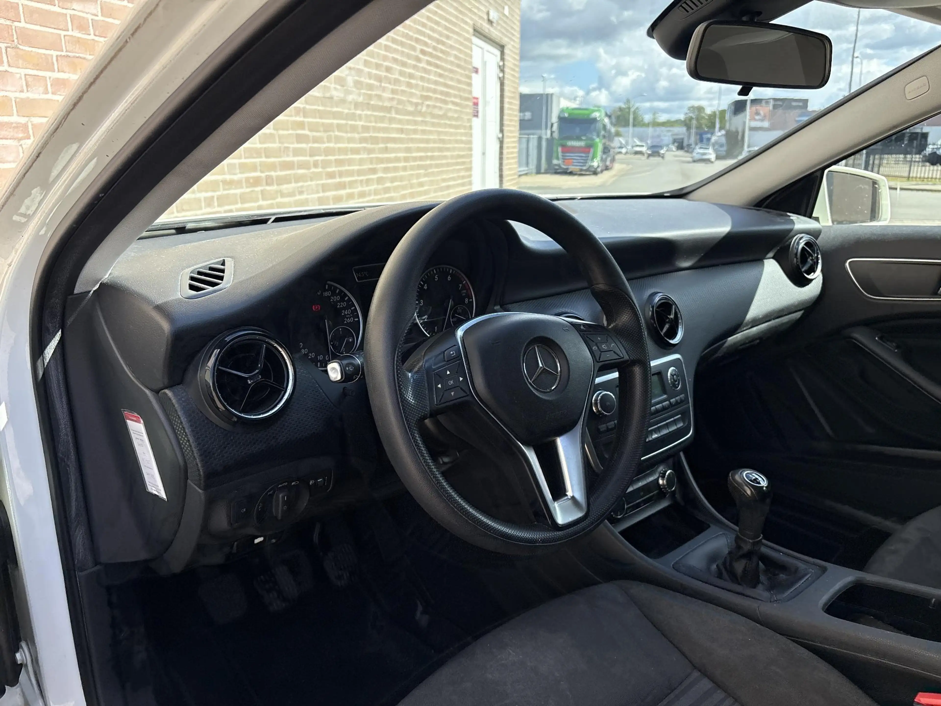 Mercedes-Benz A 180 | Climate | — photo 3