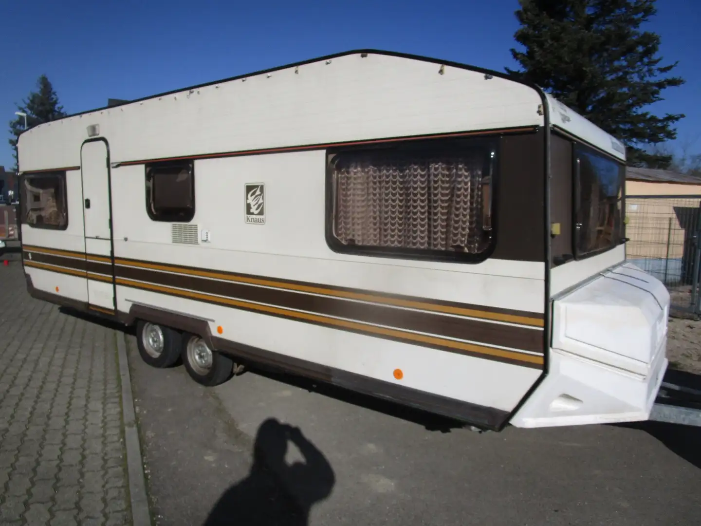 Knaus azur 4805 , Standwagen, www.billigwohnwagen. de - 1