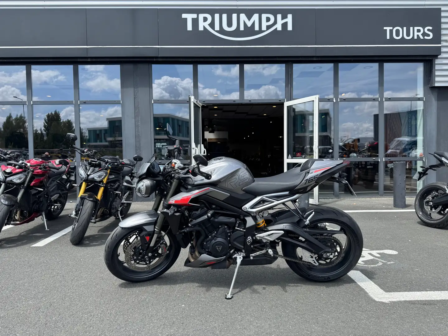 Triumph Street Triple 765 Gris - 1