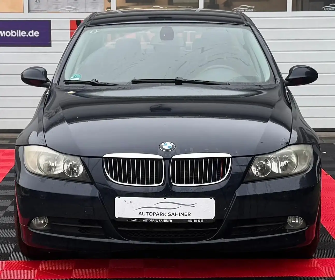 BMW 325 Baureihe 3 Lim. 325i xDrive Blau - 2