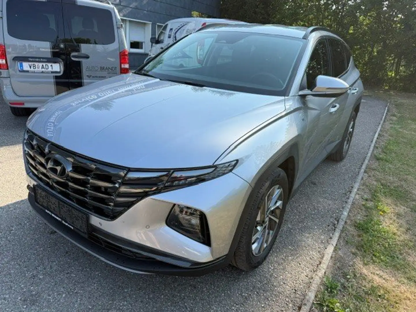 Hyundai TUCSON Select Mild-Hybrid 2WD Trend Line Grau - 2