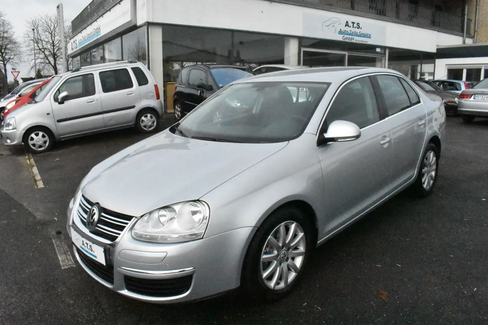 Volkswagen Jetta V Comfortline *TEMPOMAT*PDC*ZAHNRIEMEN NEU Plateado - 1