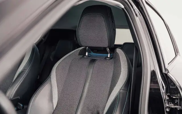 Peugeot 308 view 9