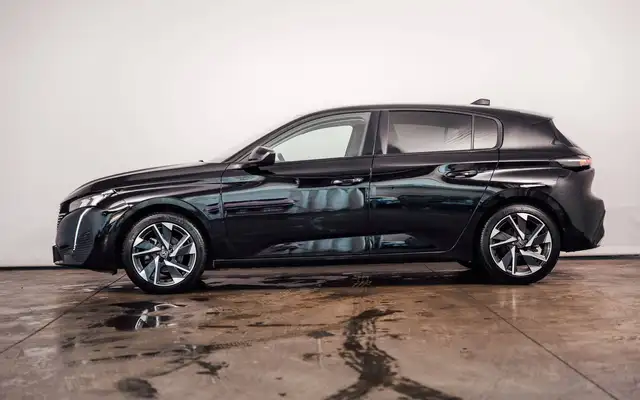 Peugeot 308 view 2