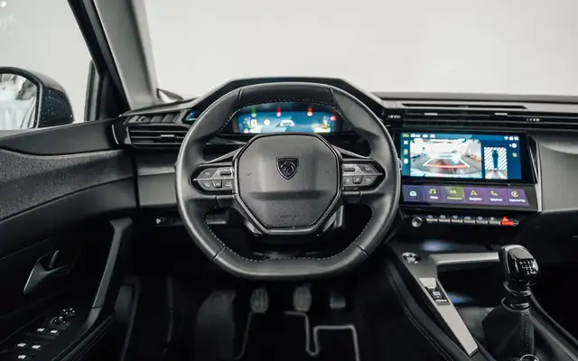 Peugeot 308 view 12
