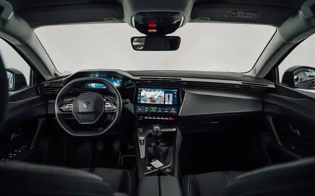 Peugeot 308 view 11
