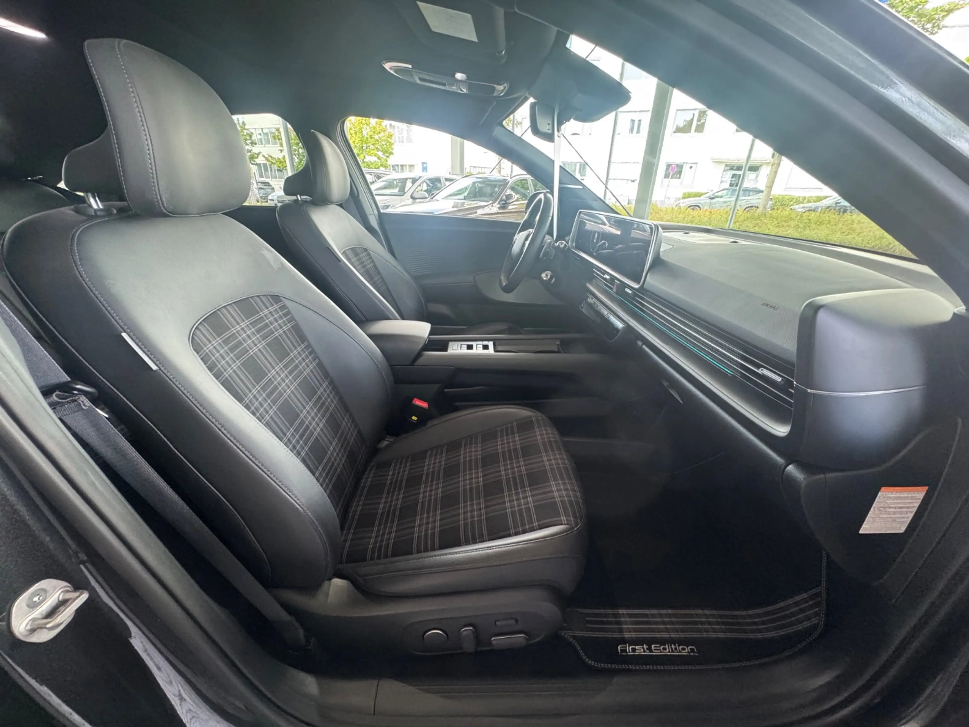 Hyundai IONIQ 6 Elektro 77 First Edition 2xKlima 360 ACC — photo 11
