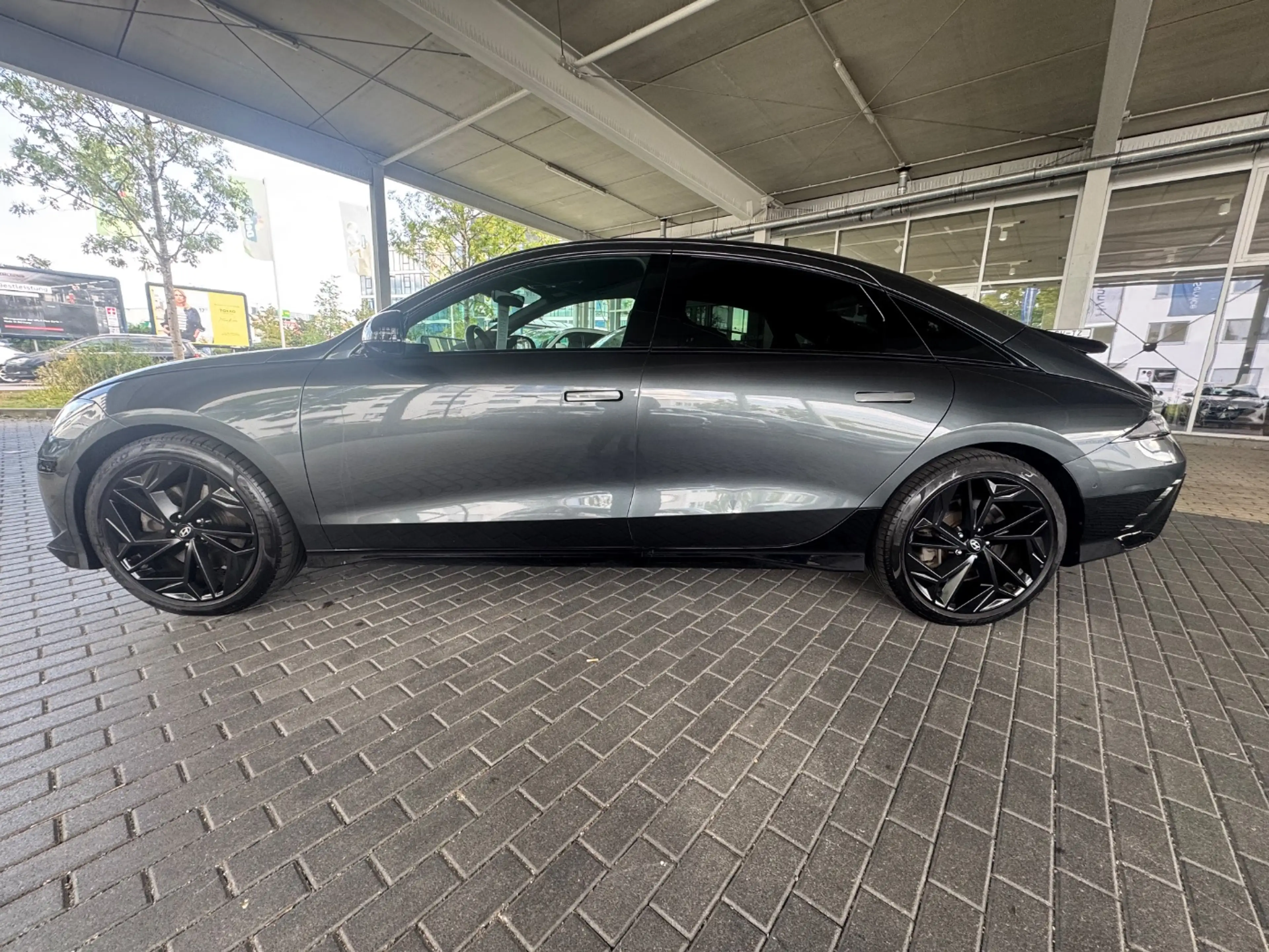 Hyundai IONIQ 6 Elektro 77 First Edition 2xKlima 360 ACC — photo 5