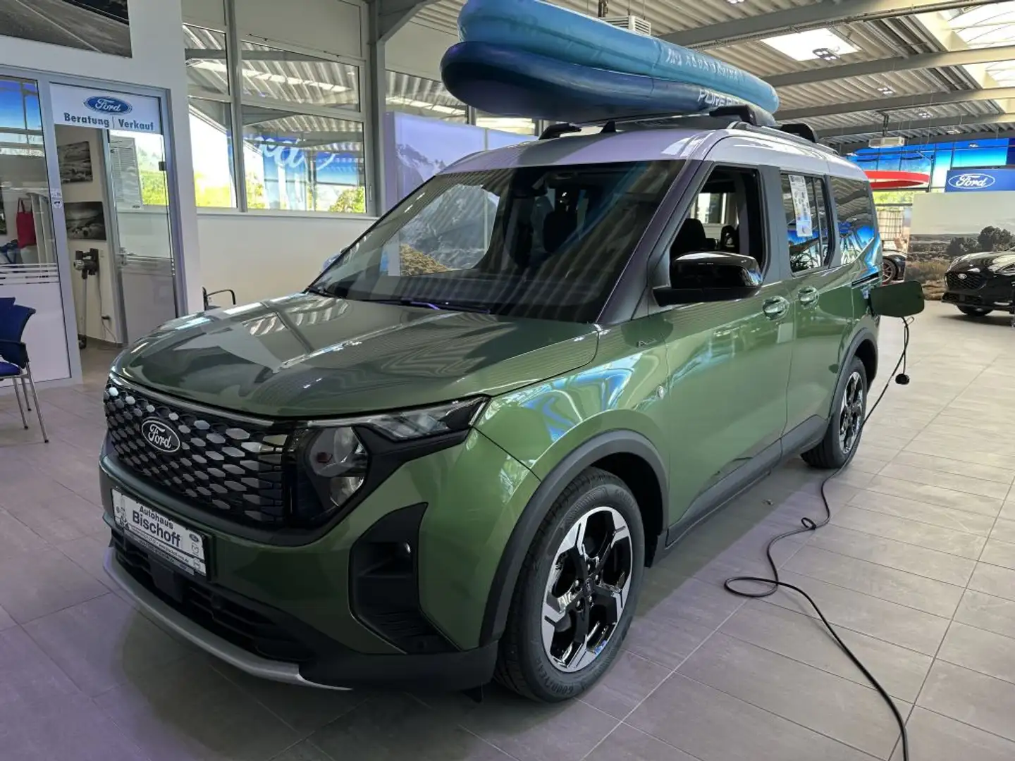 Ford Tourneo Courier 54 kWh ACTIVE Vollelektro Зелений - 1
