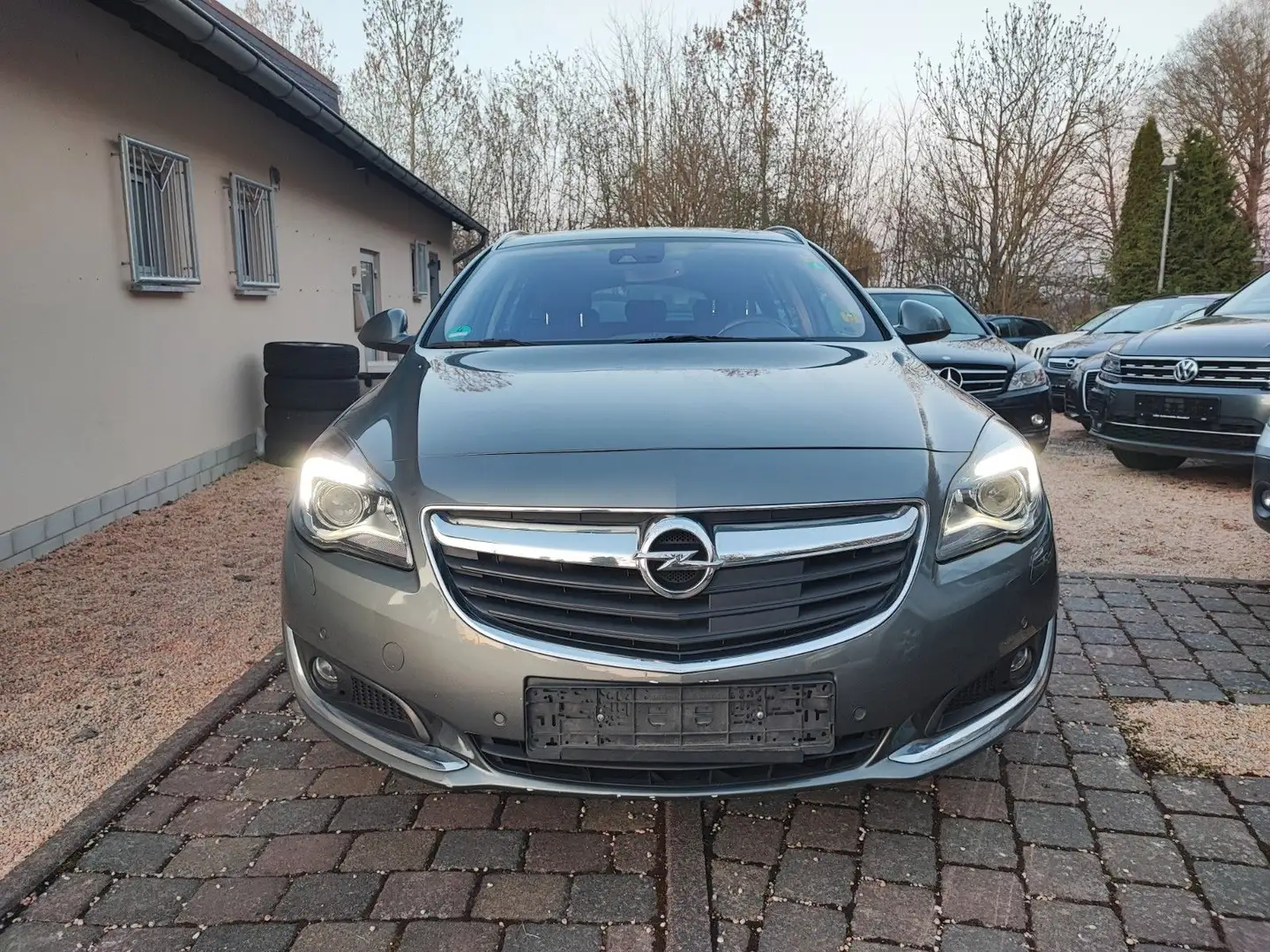 Opel Insignia A Sports Tourer/ACC/NAVI/KAMERA/BI XENO Grau - 2