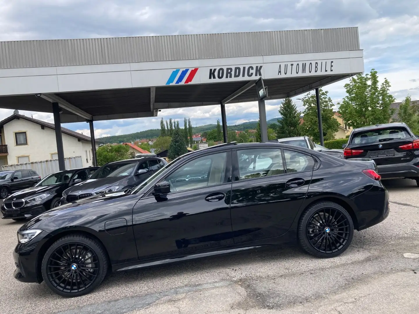 BMW 330 e LIMO G20 "SPORT LINE"/LC"PR"/LASER/ESD/CAM Schwarz - 2