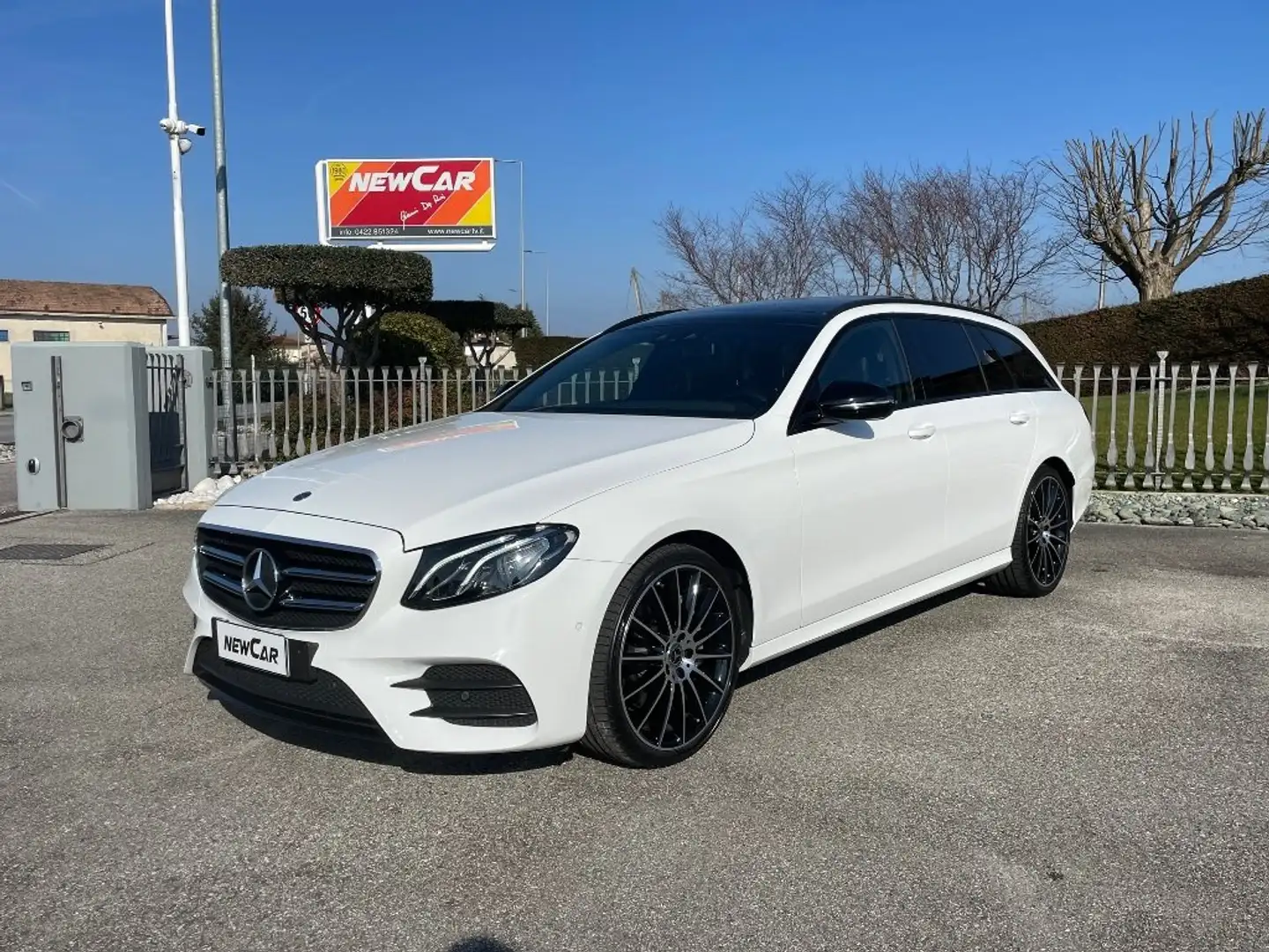 Mercedes-Benz E 220 SW 220d AMG Line 4matic auto Weiß - 1