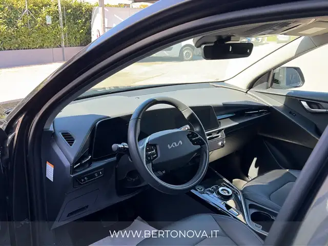 Kia Niro view 12