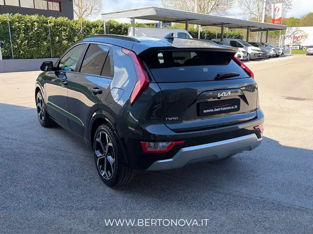 Kia Niro view 3