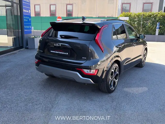 Kia Niro view 5