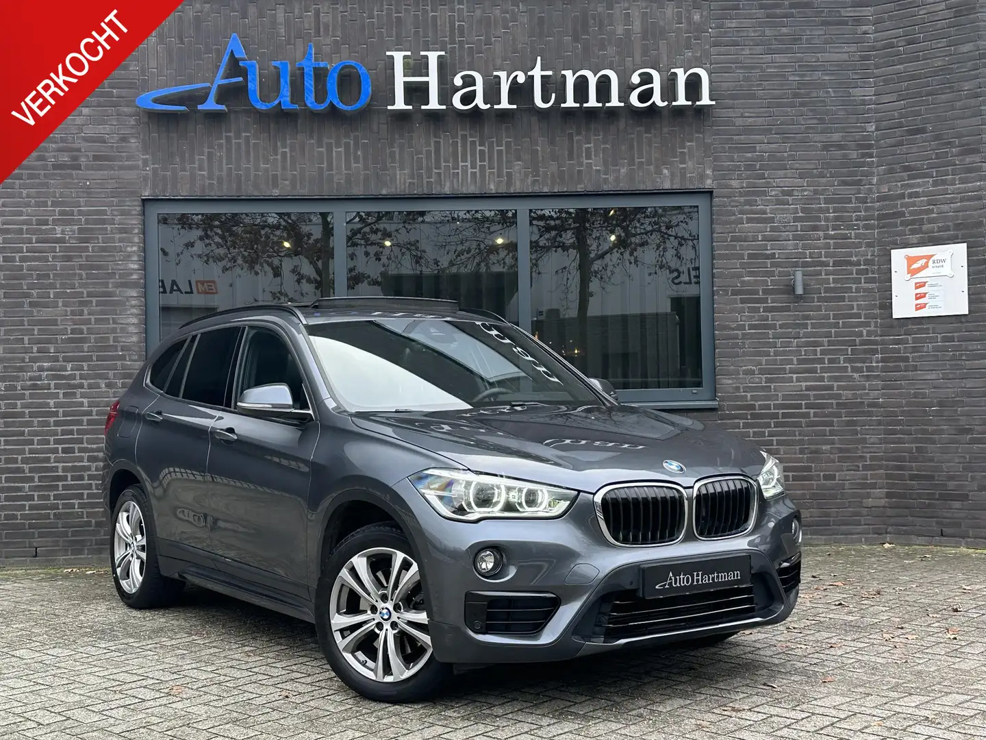 BMW X1 sDrive20i High Executive LEDER|PANO|HEAD-UP|MEMORY Gris - 1