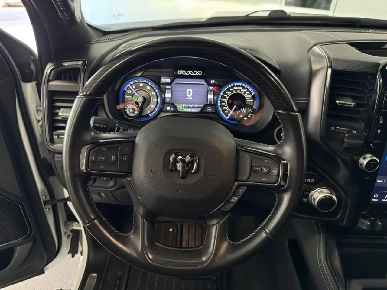 Dodge RAM 2022 — фото 10