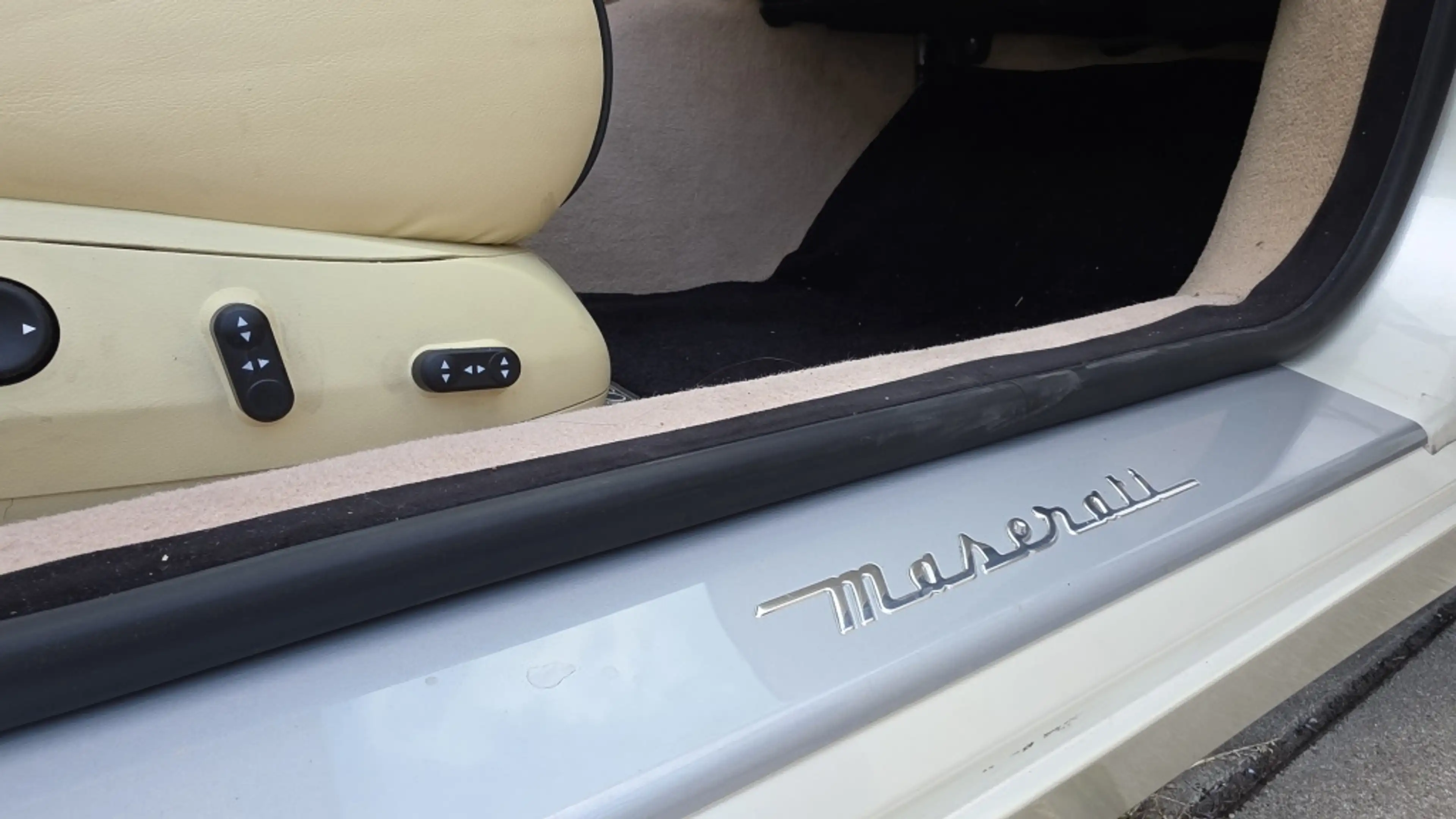 Maserati Quattroporte 4.2 V8 - ZF - Parelmoer wit — photo 13