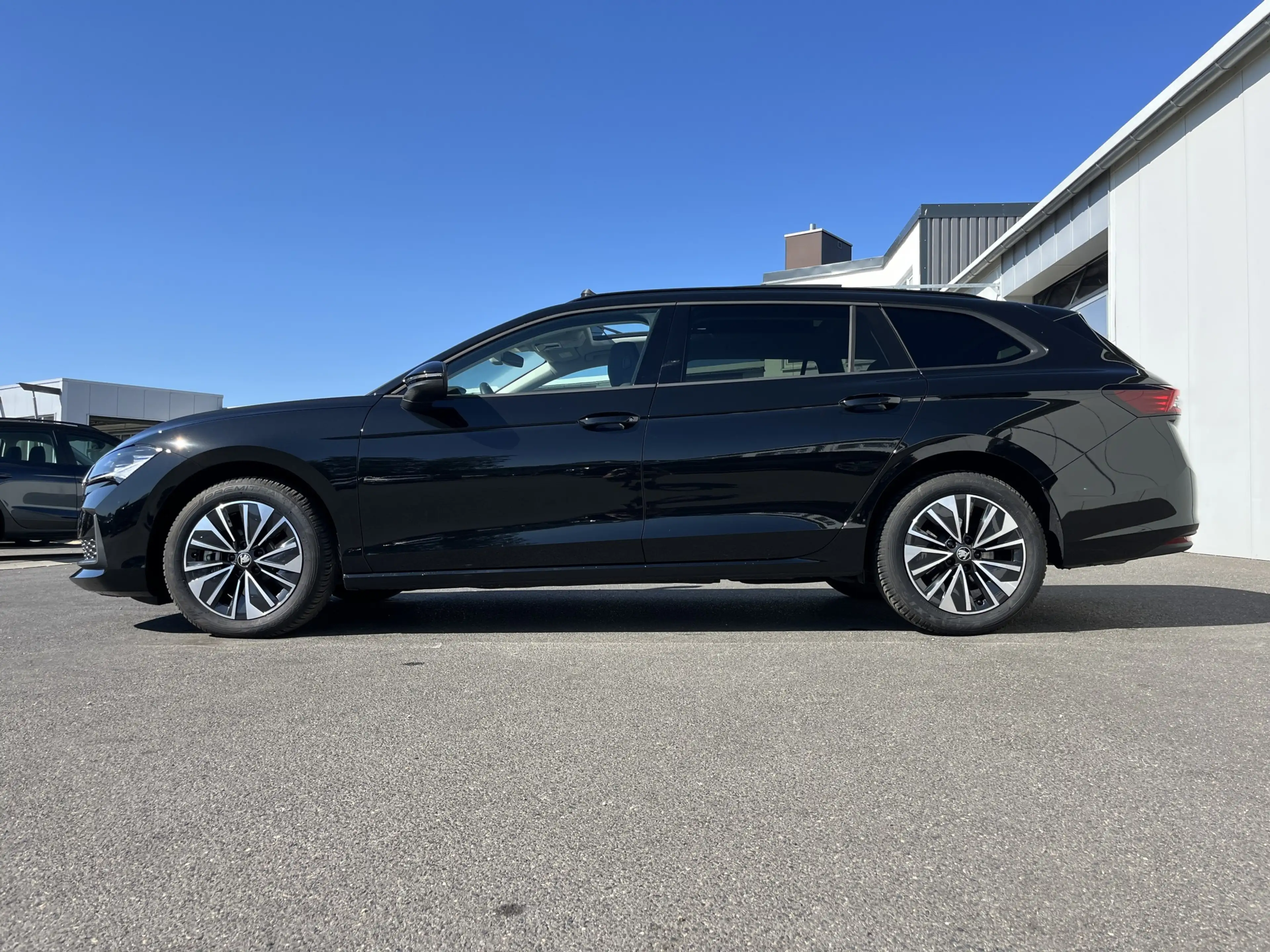 Skoda Superb Combi 2.0 TDI DSG 4x4 Selection 250€ m.20% Anz. — photo 2