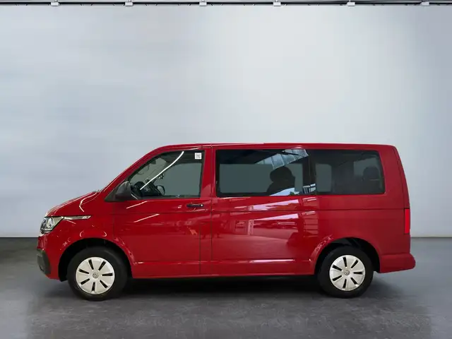 Volkswagen Multivan view 3