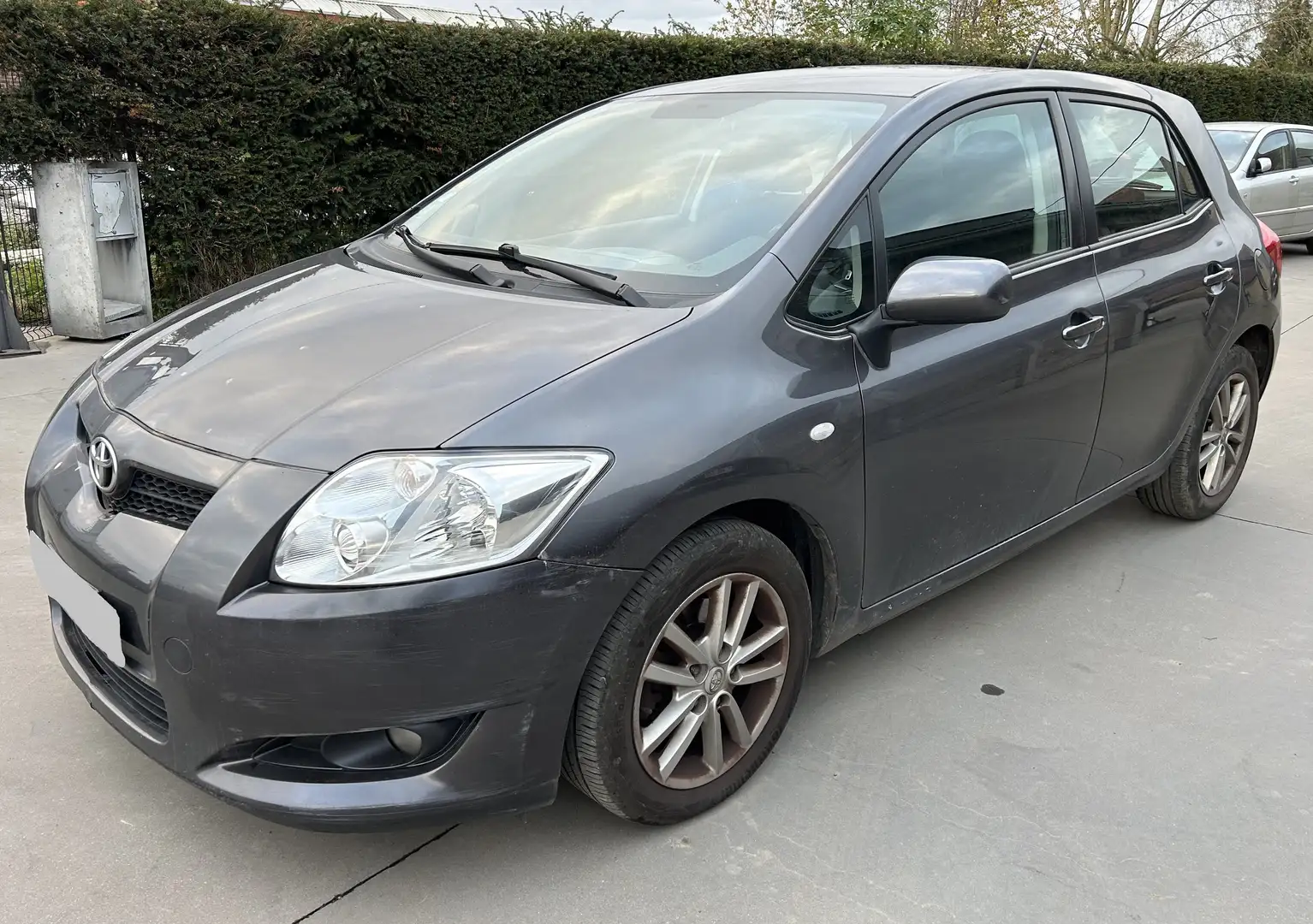 Toyota Auris Auris 2.0 D-4D Edge ,Marchand ou Export Grau - 1