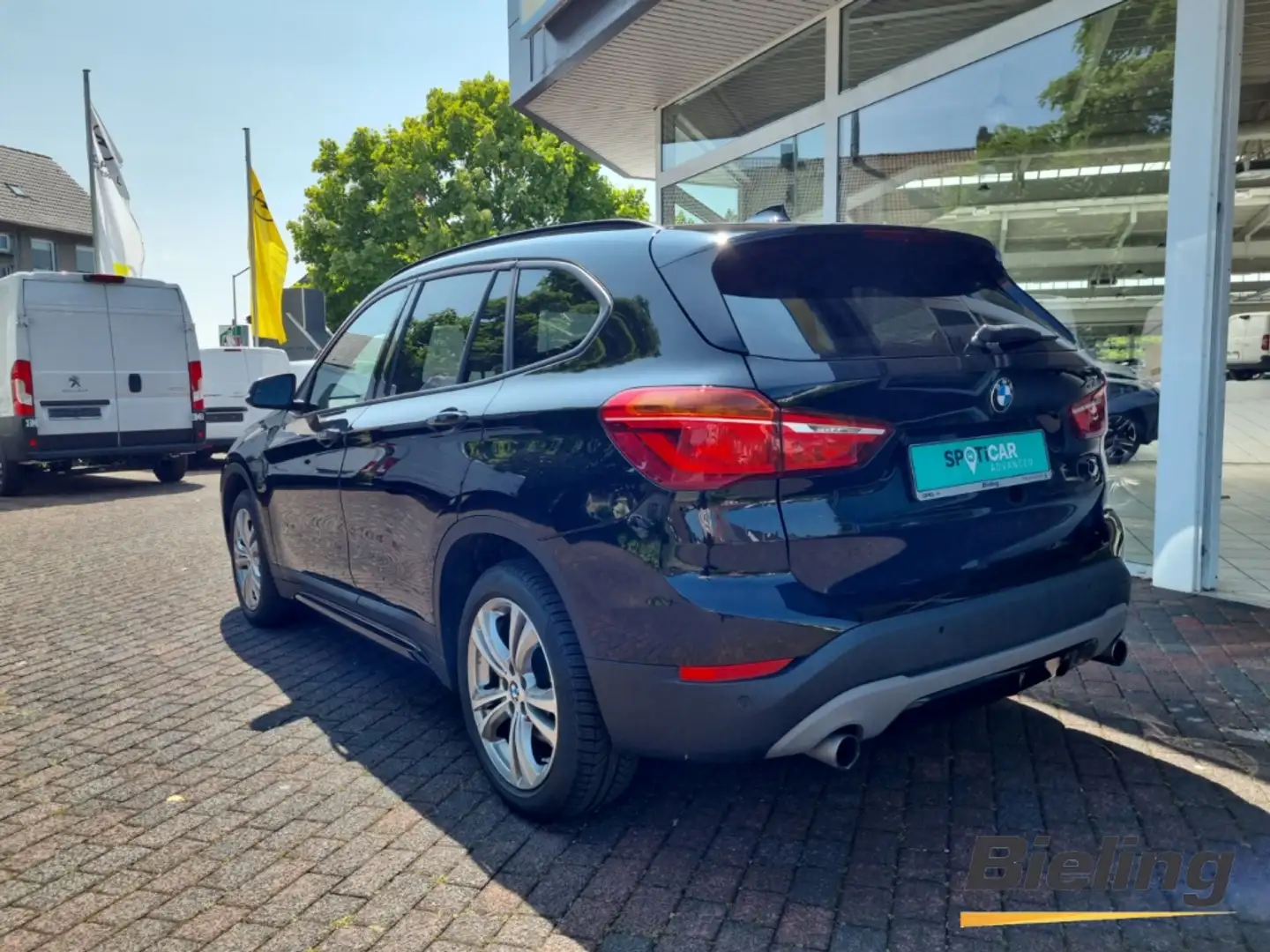 BMW X1 Sport Line 2.0i Allrad, 1. Hand, unfallfrei Schwarz - 2