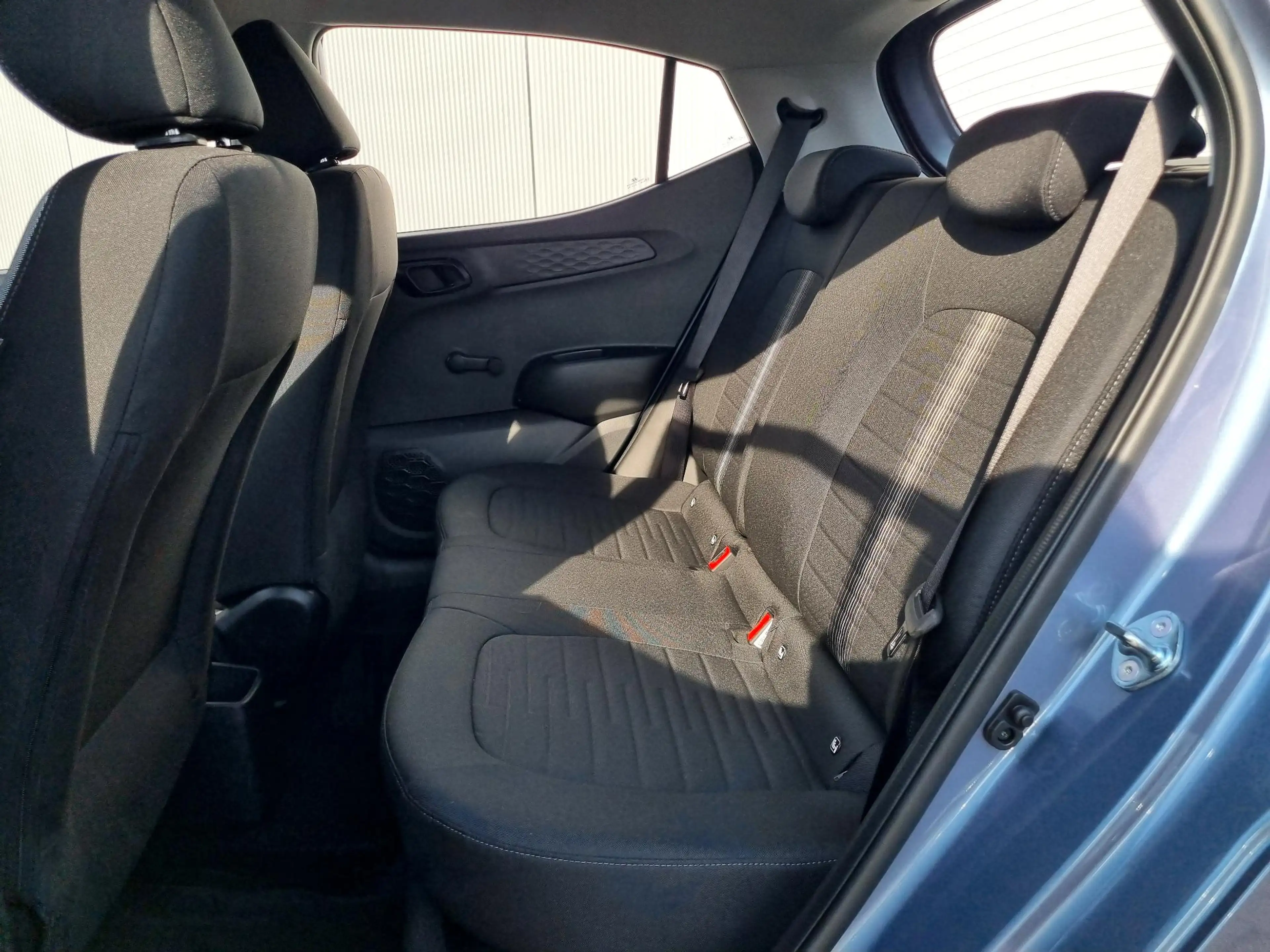 Hyundai i10 1.0 Comfort Apple Carplay/Android Auto / audio-nav — photo 8