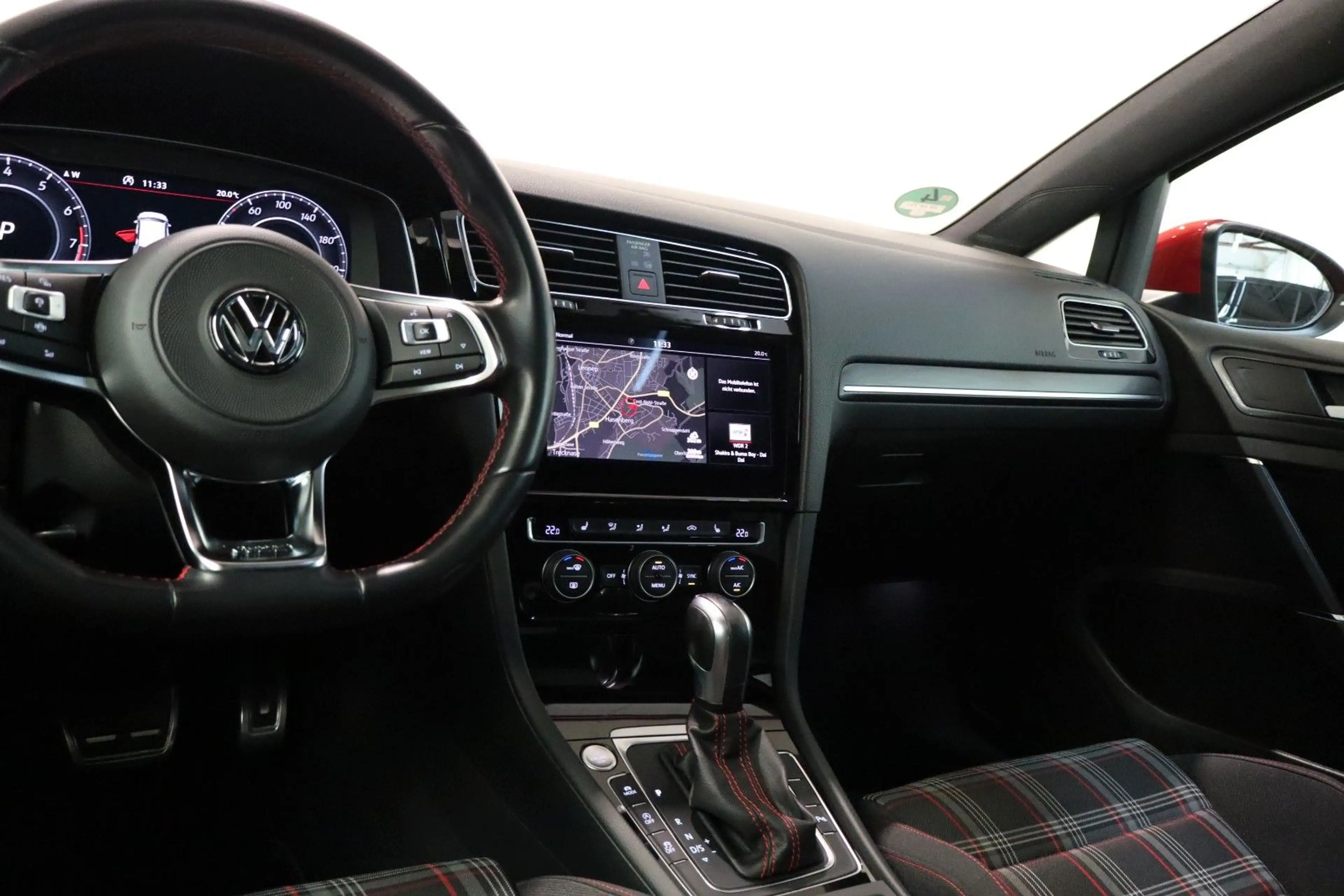 Volkswagen Golf VII GTI 2,0 TSI DSG Performance Virtual ACC — photo 8