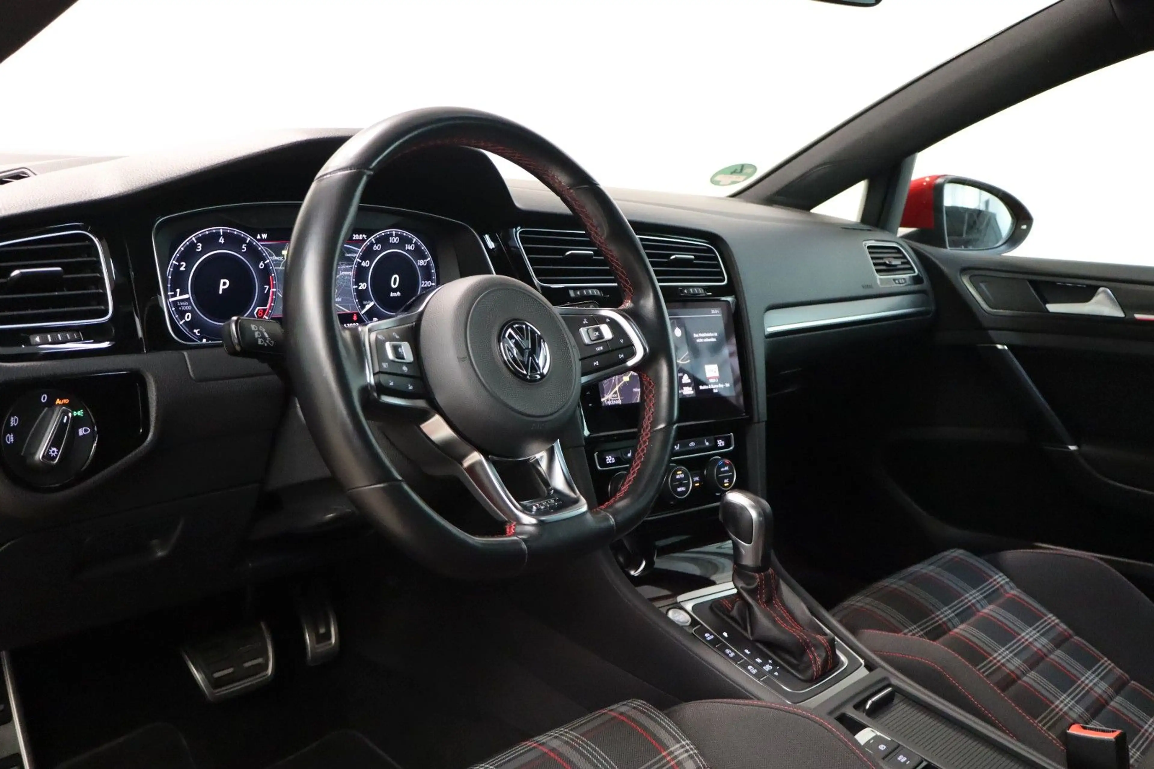 Volkswagen Golf VII GTI 2,0 TSI DSG Performance Virtual ACC — photo 7