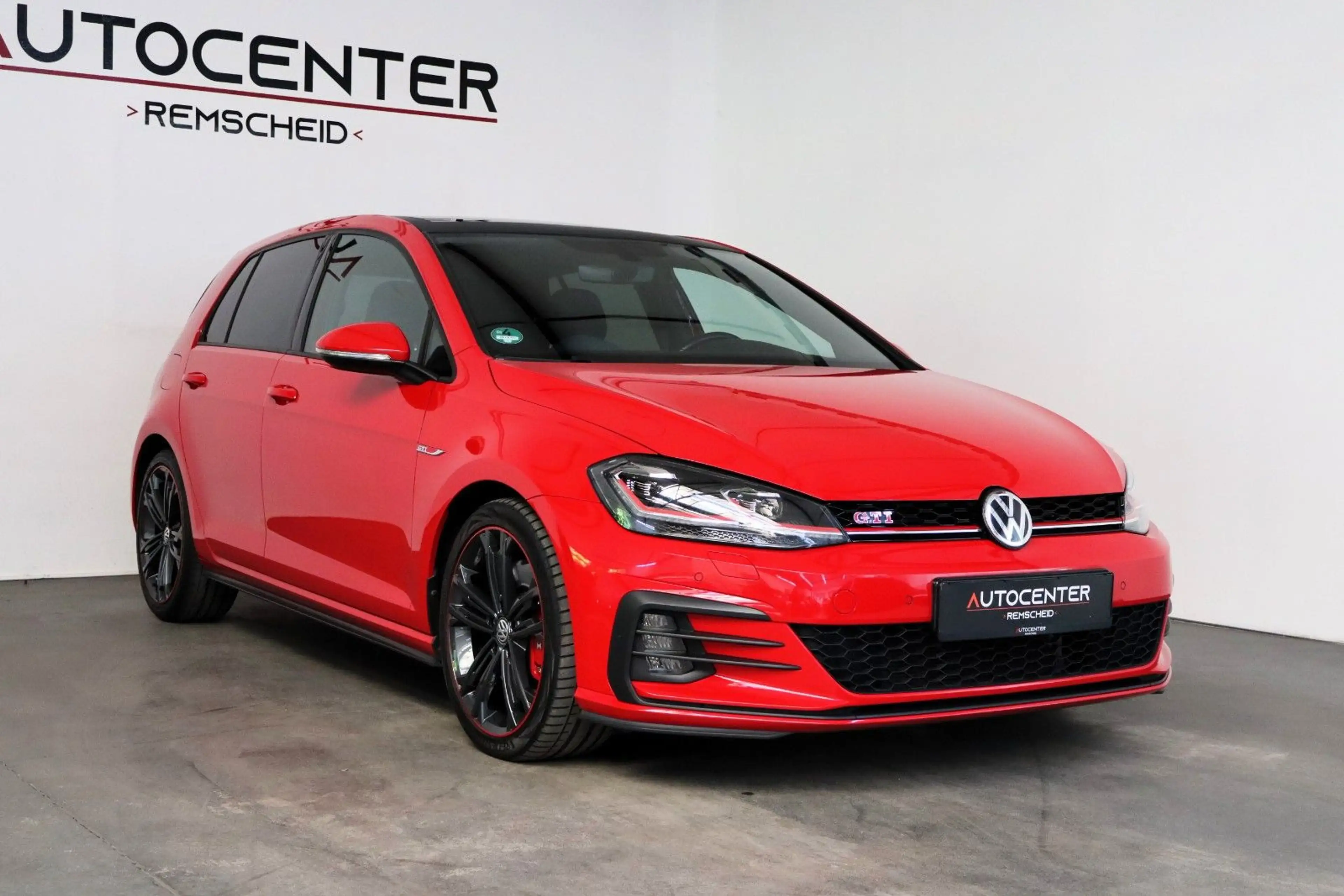 Volkswagen Golf VII GTI 2,0 TSI DSG Performance Virtual ACC — photo 3
