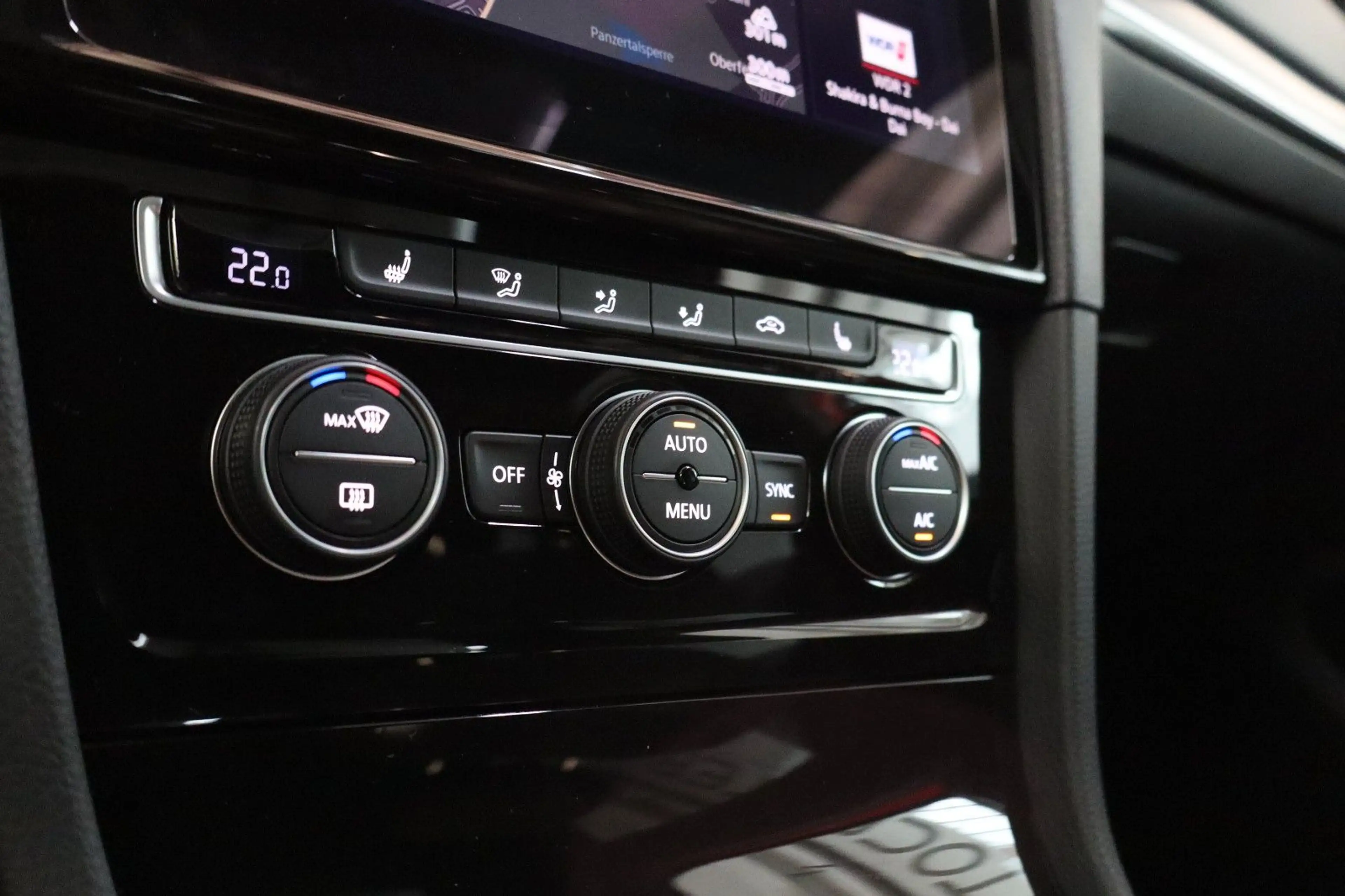 Volkswagen Golf VII GTI 2,0 TSI DSG Performance Virtual ACC — photo 14