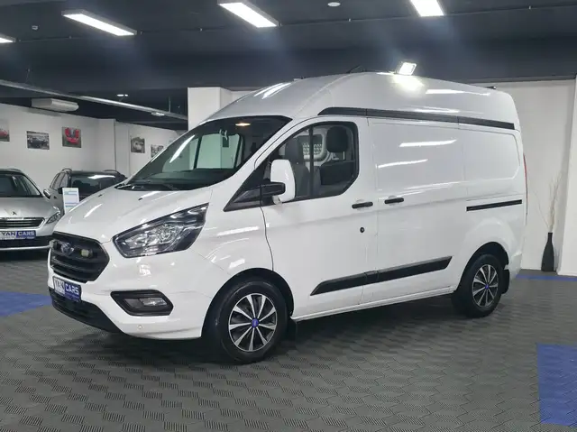 Ford Transit Custom 340S L1H2 2.0 TDCi 130 Trend · Toit haut · 2 portes latérales · LED · Attelage · 220 V en option