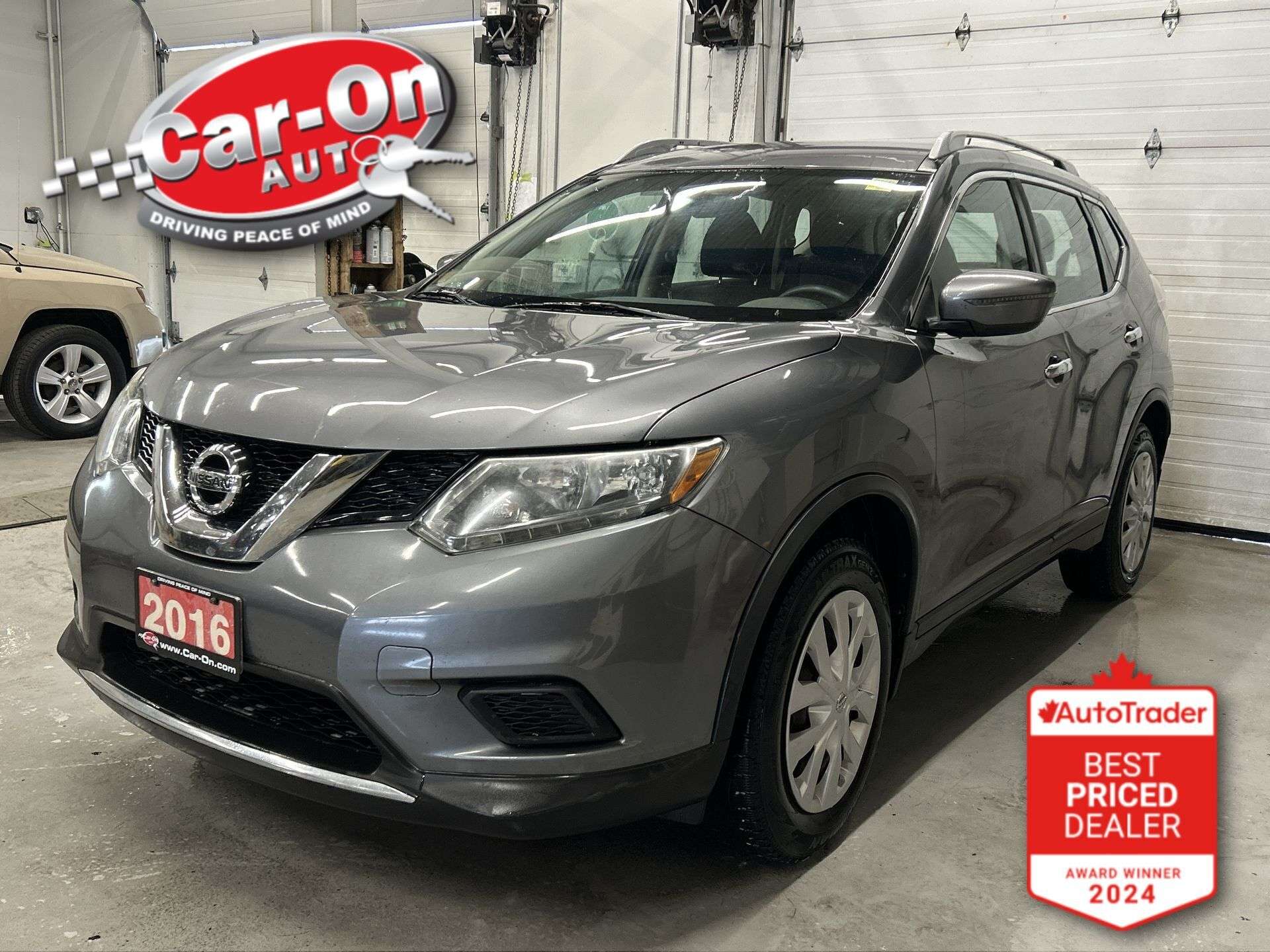 Gray 2016 Nissan Rogue SUV / Crossover Automatic