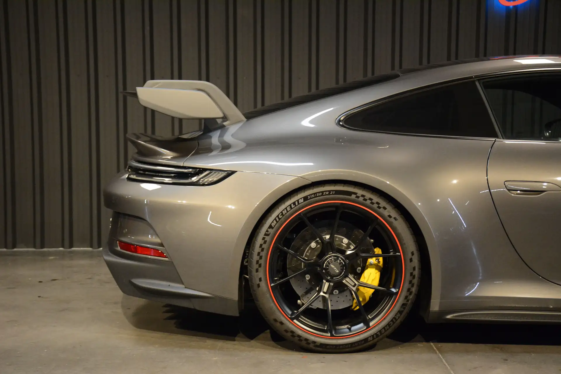 포르쉐 911 GT3 2024 실버 사진 4