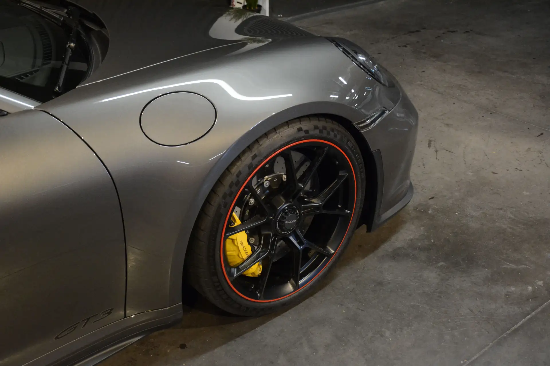 포르쉐 911 GT3 2024 실버 사진 5