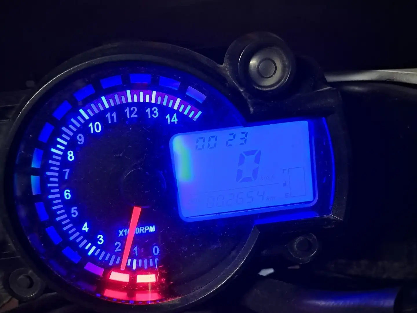 Suzuki GS 550 E Modrá - 1
