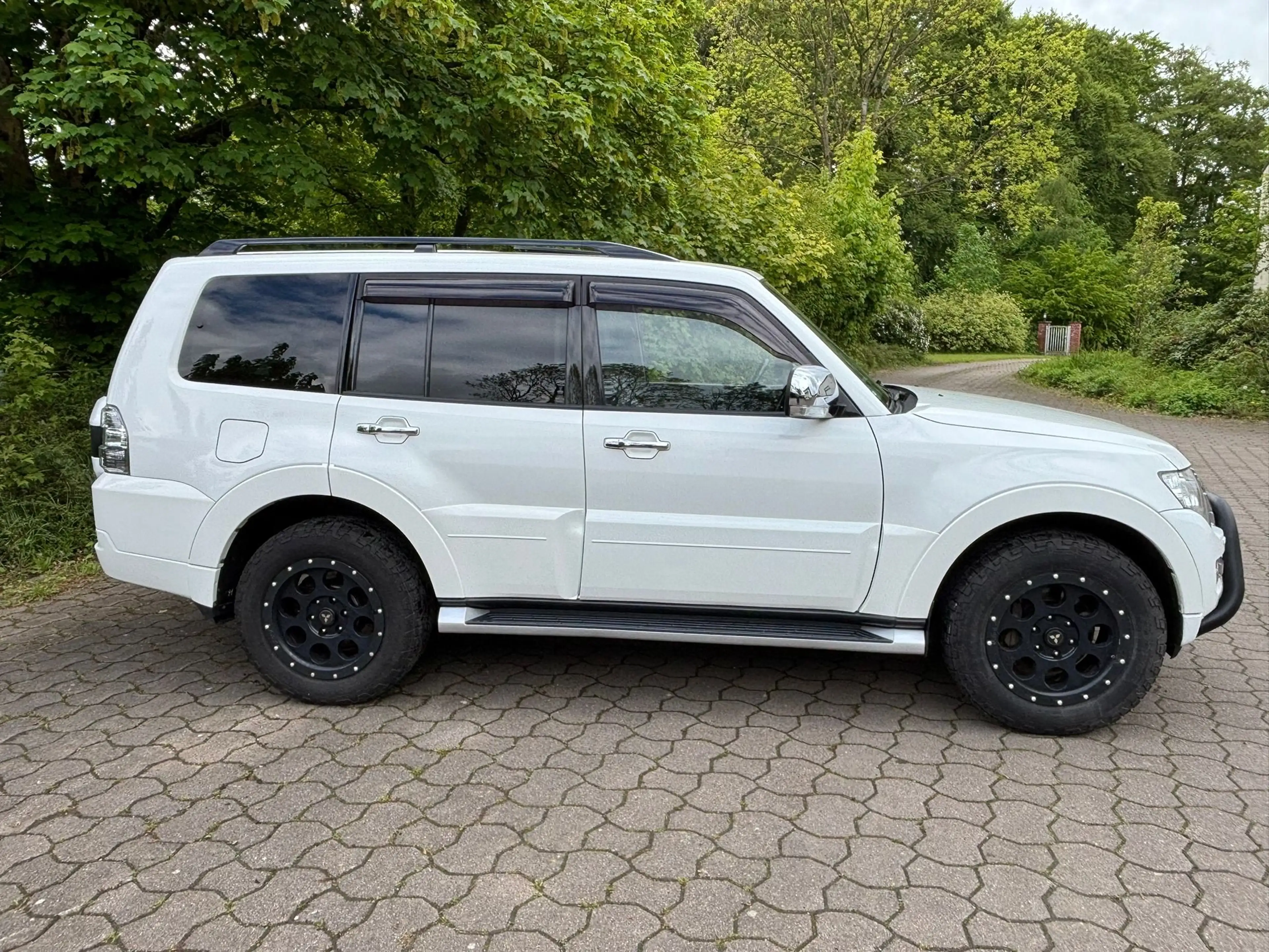 Mitsubishi Pajero Pajero 3.2 DI Automatik Top konserviert! — photo 4