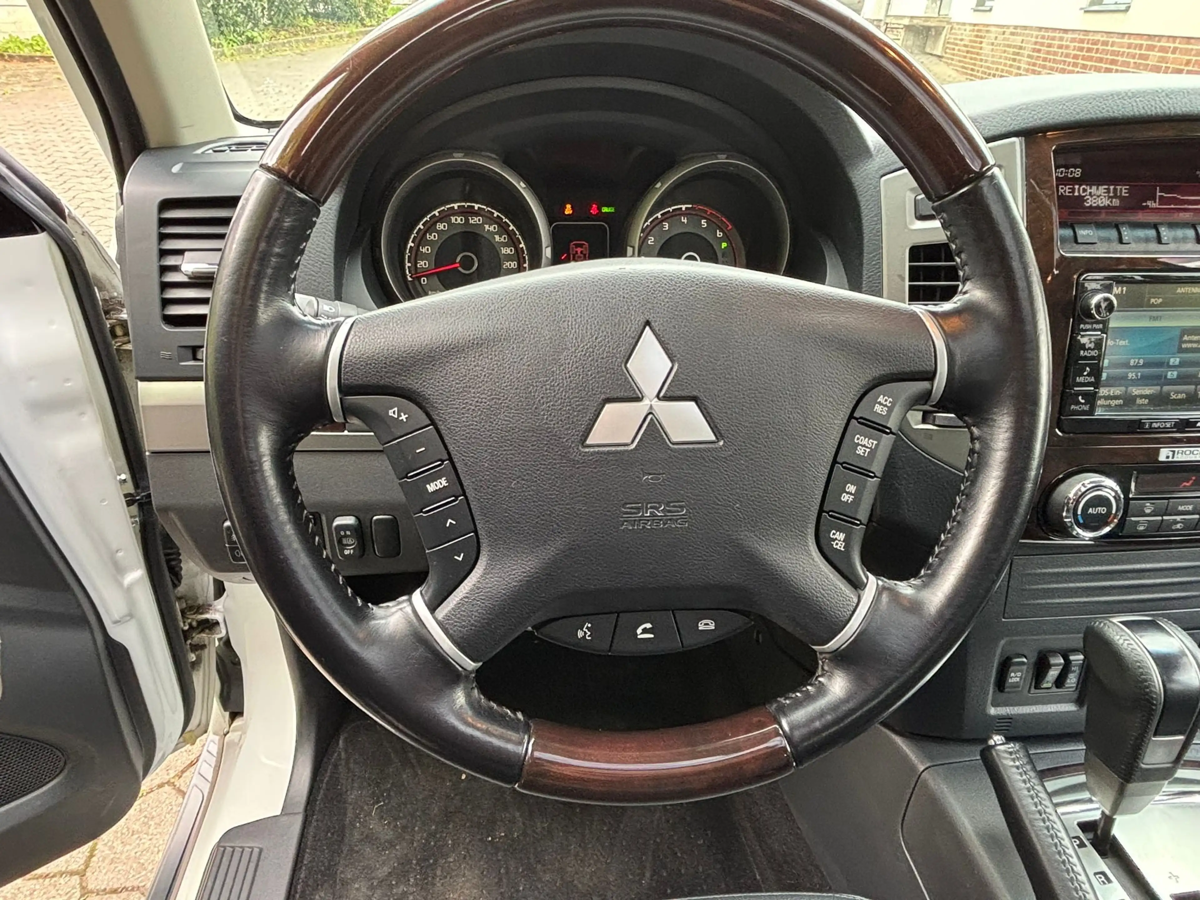 Mitsubishi Pajero Pajero 3.2 DI Automatik Top konserviert! — photo 13