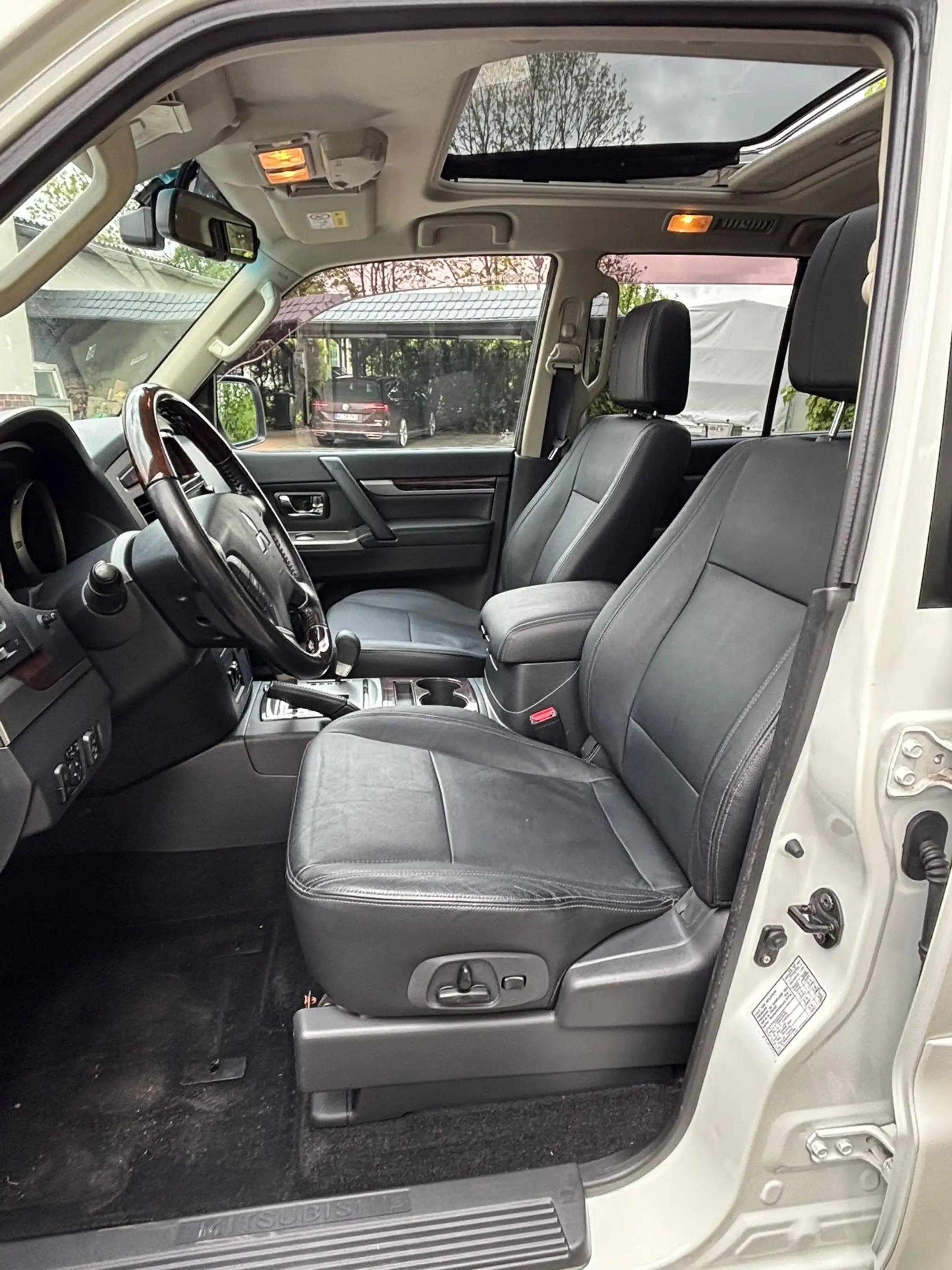 Mitsubishi Pajero Pajero 3.2 DI Automatik Top konserviert! — photo 10