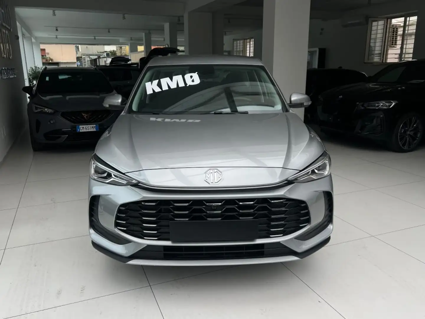 MG ZS 1.5 Standard tua da €199,00 mensili Grau - 1