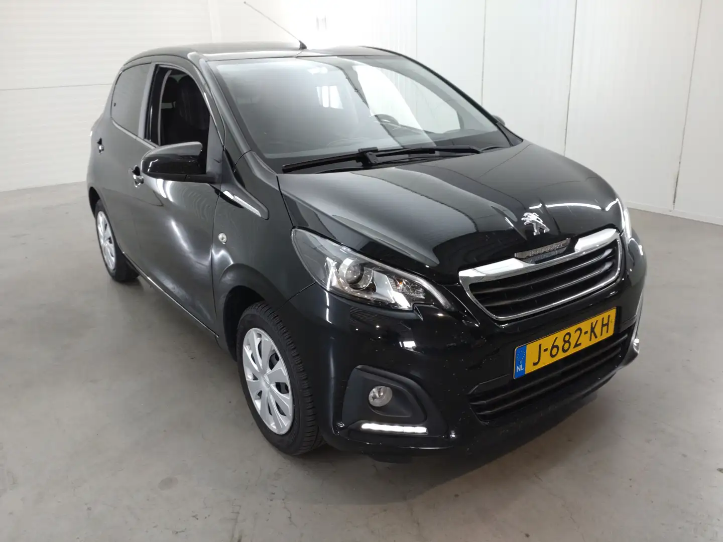 Peugeot 108 1.0 e-VTi Active | Airco | 4-seizoen | Zwart - 2
