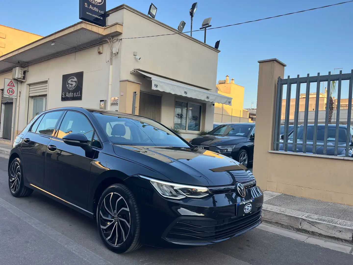 Volkswagen Golf 2.0TDI 116CV DSG Life Nero - 1