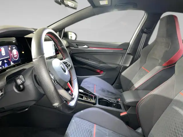 Volkswagen Golf view 4