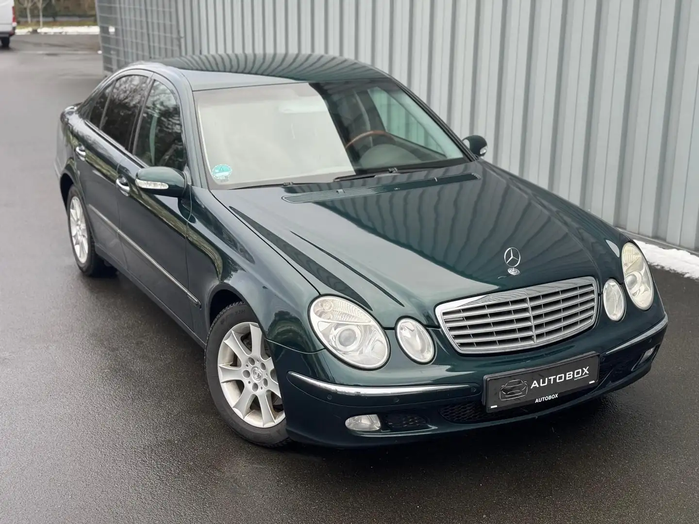 Mercedes-Benz E 320 CDI*AUT*LEDER*NAVI*BI-XENON Grün - 1