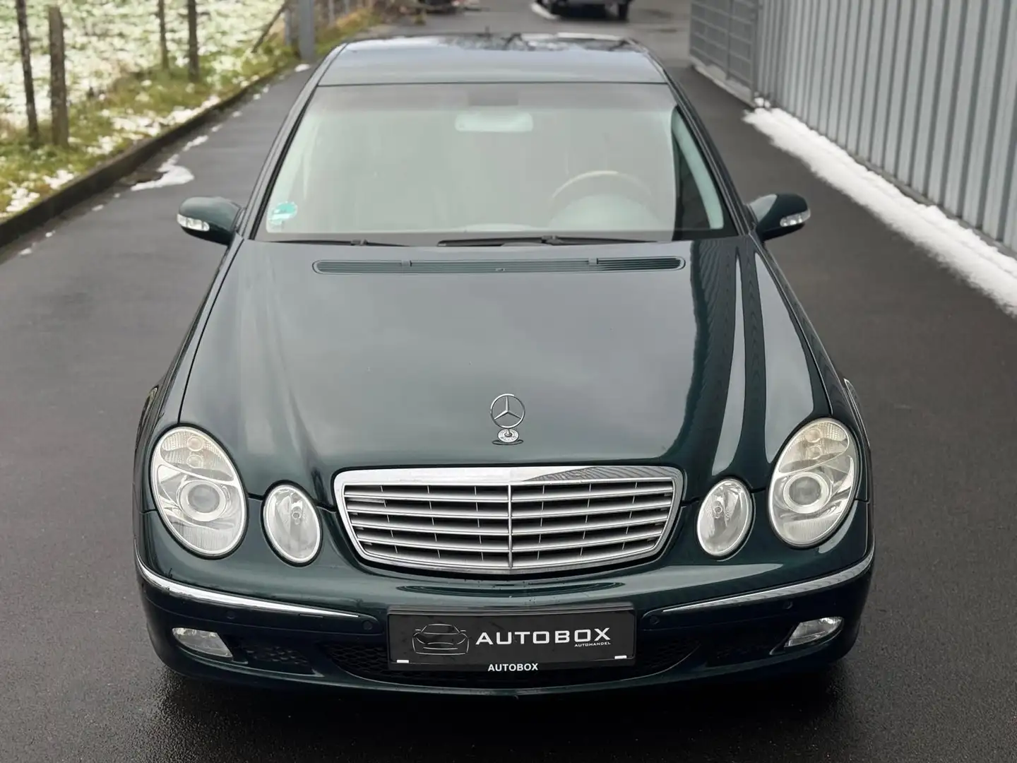 Mercedes-Benz E 320 CDI*AUT*LEDER*NAVI*BI-XENON Grün - 2