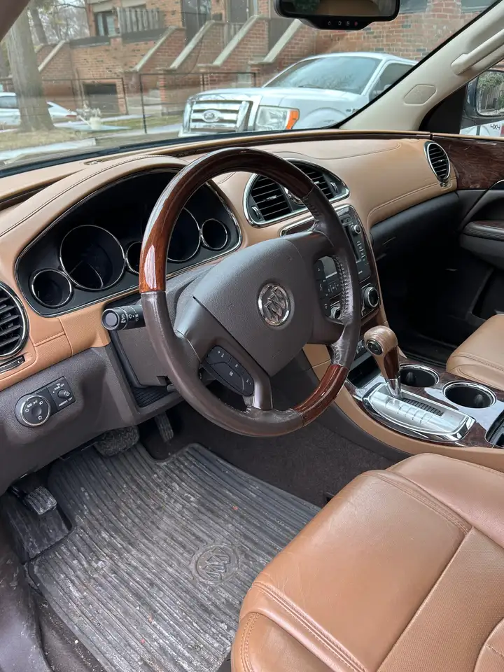 Buick Enclave снимка Buick Enclave