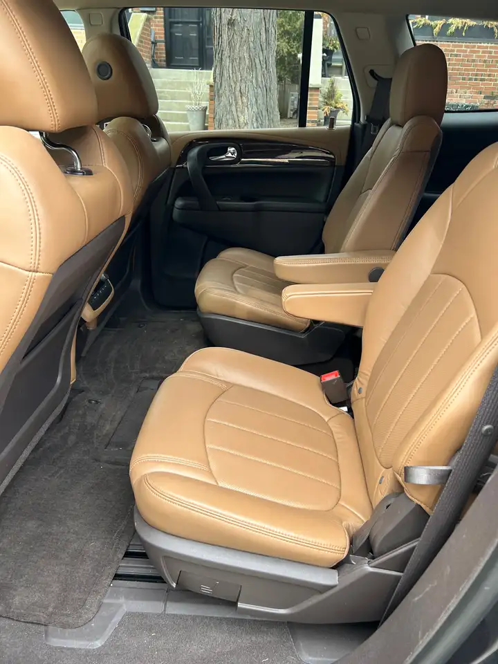 Buick Enclave снимка Buick Enclave