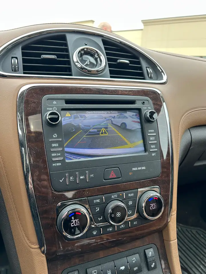 Buick Enclave снимка Buick Enclave
