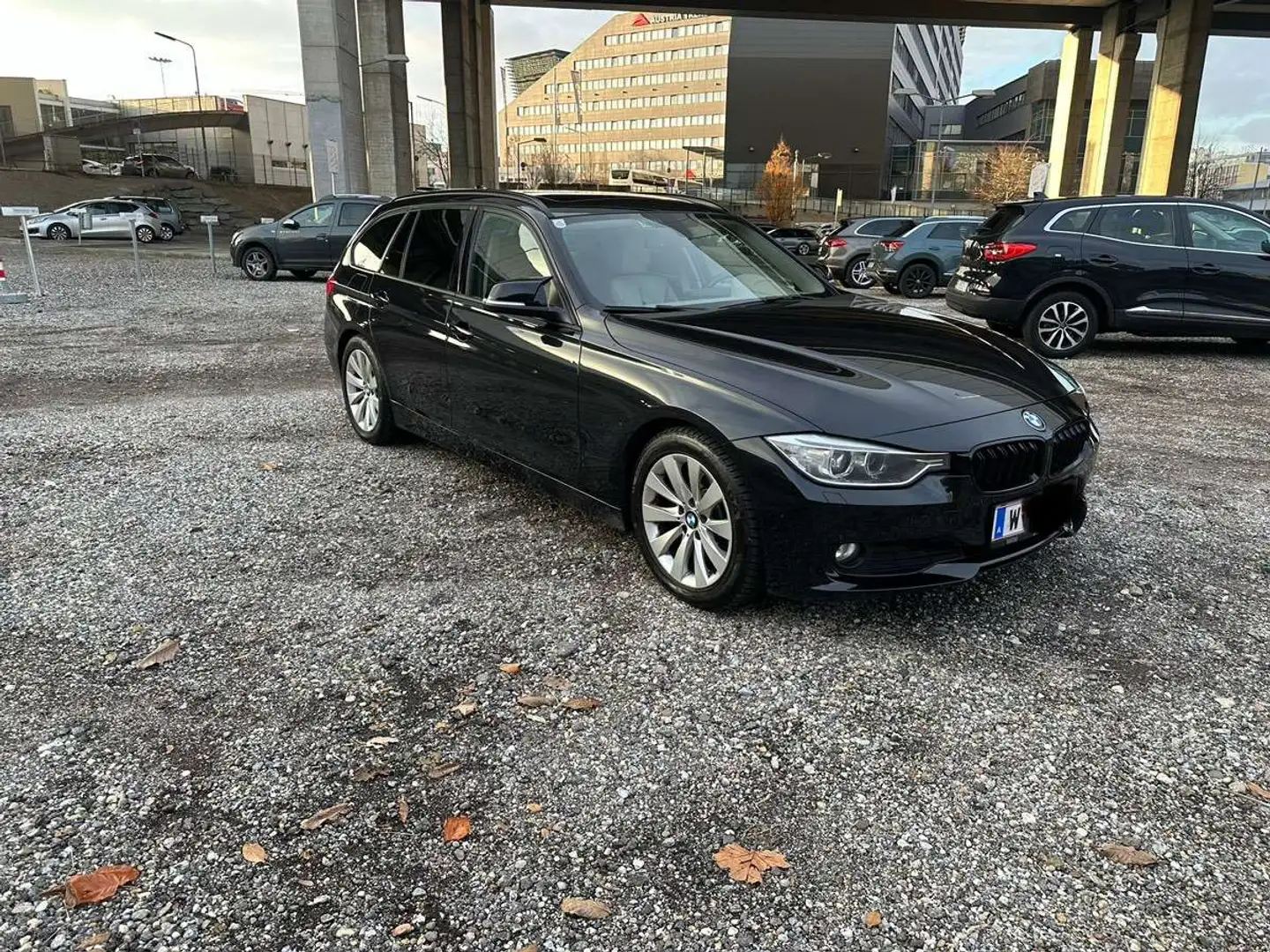 BMW 330 330d Touring Österreich-Paket Aut. Österreich-Paket Schwarz - 1